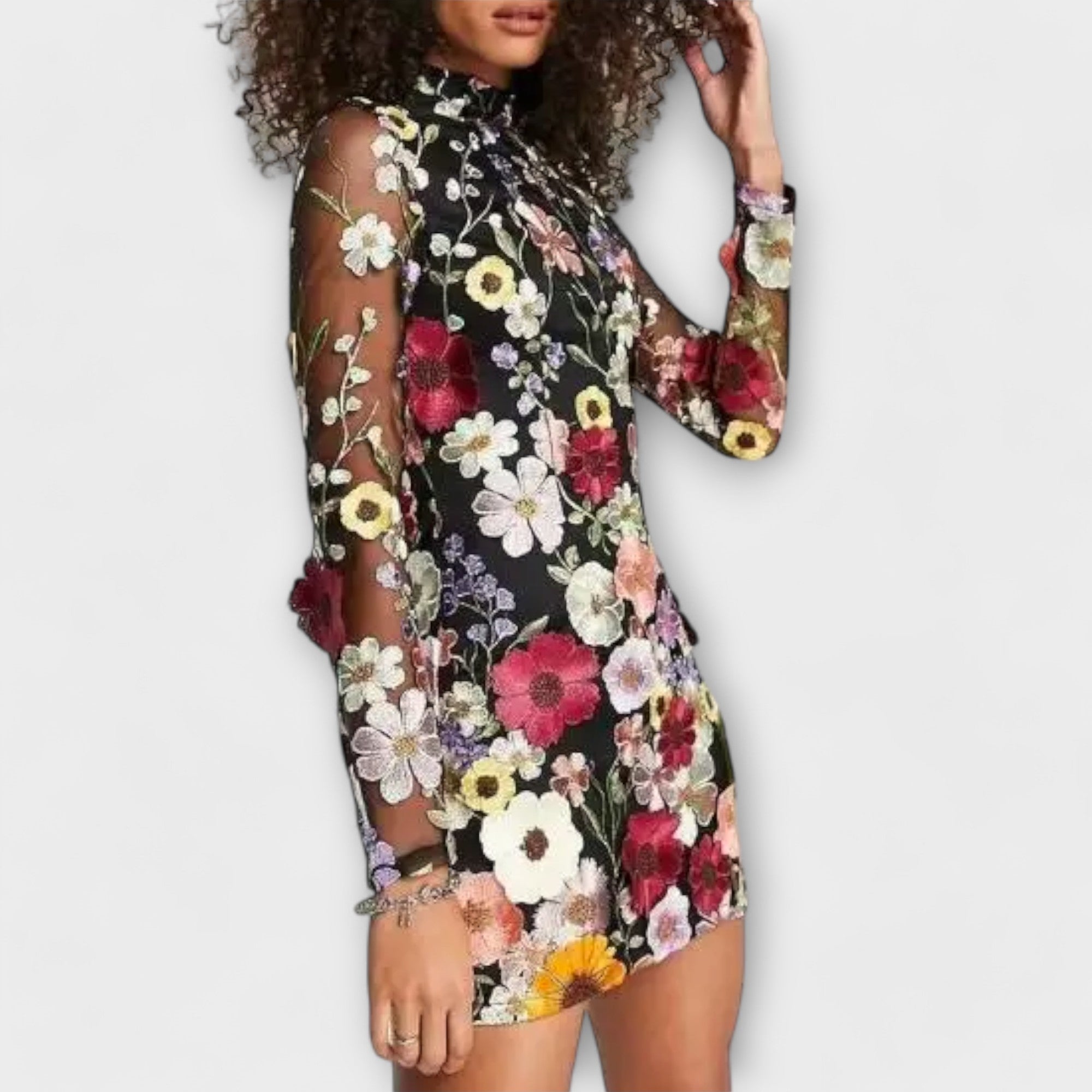 Dolores - Dress with a 3D floral pattern
